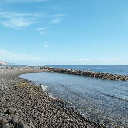 Junto Al Mar *