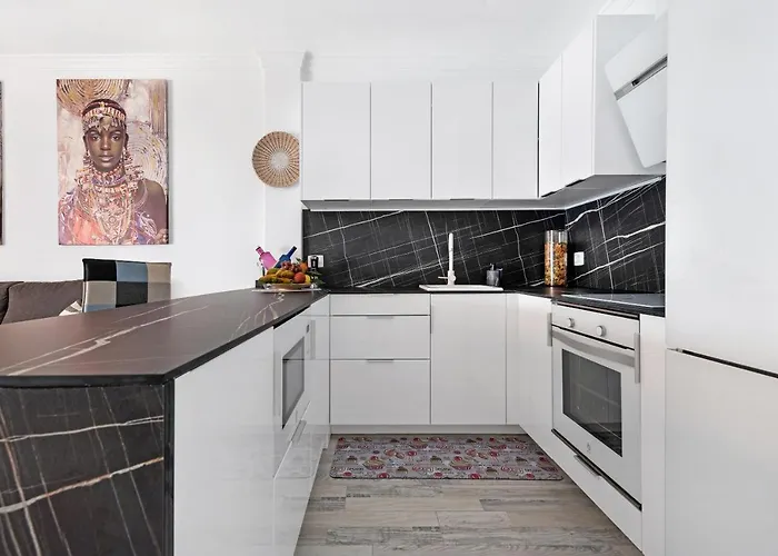 Junto Al Mar * Araya